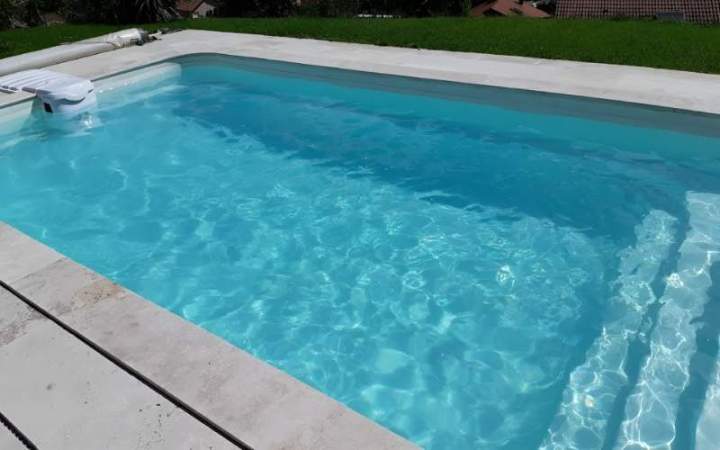 Piscine à coque installée Saint-Bonnet-de-Mure