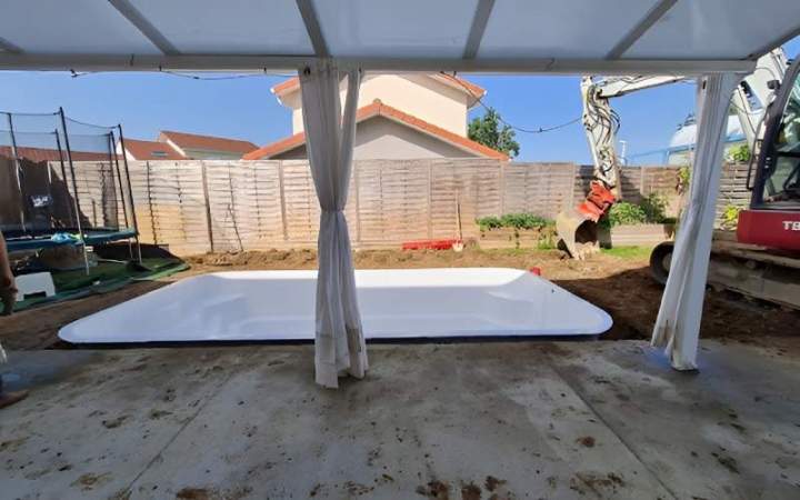Travaux d'installation de piscine à coque Saint-Bonnet-de-Mure