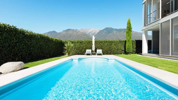 Piscine à coque en place Saint-Bonnet-de-Mure