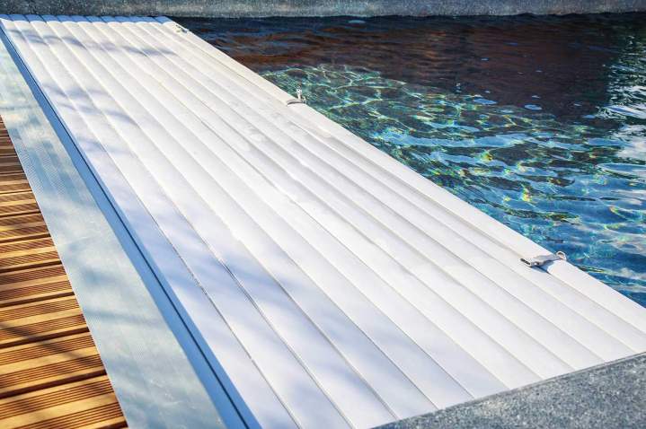 Volet roulant pour piscine prêt à l'emploi Saint-Bonnet-de-Mure